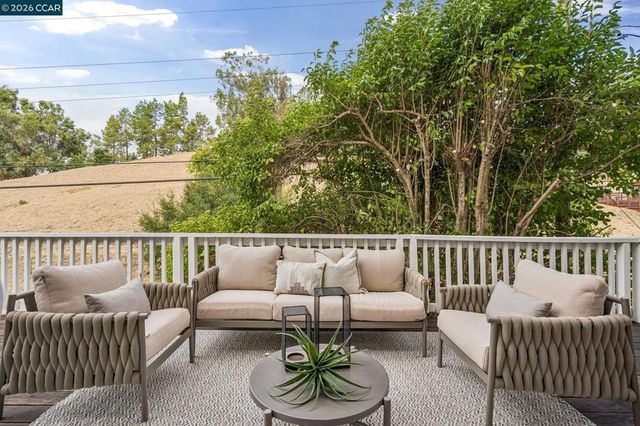 1064 Leland Drive, Lafayette, CA 94549