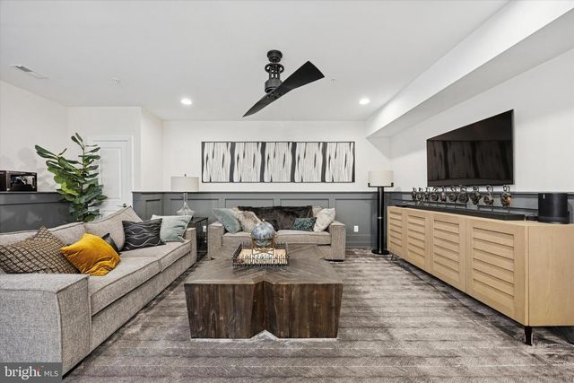 4 WHITE FIELD CT, Ambler, PA 19002