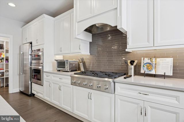 4 WHITE FIELD CT, Ambler, PA 19002