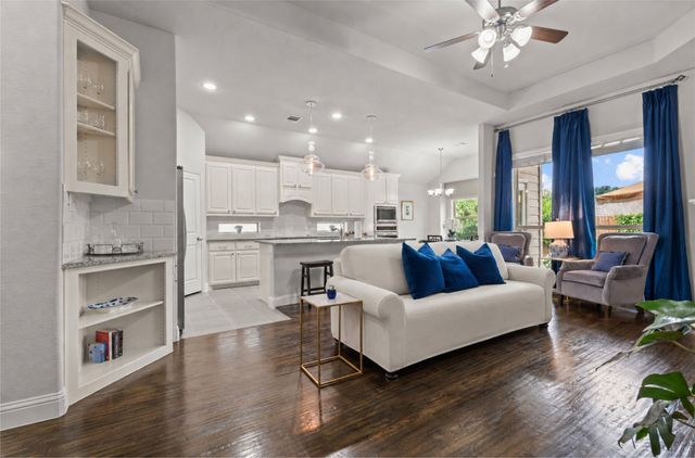 9621 Rosina Trail, Fort Worth, TX 76126