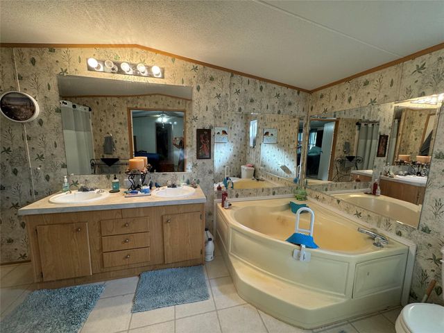 645 Deer Park Drive, Brookeland, TX 75931