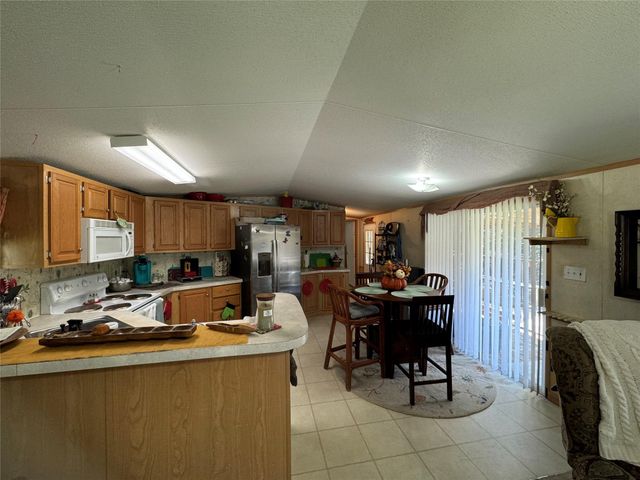 645 Deer Park Drive, Brookeland, TX 75931