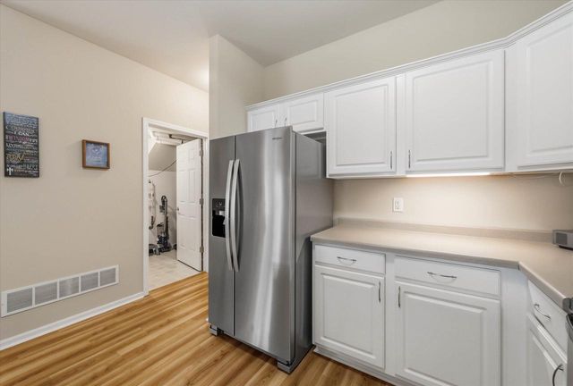 1724 New Port Vista DRIVE, Grafton, WI 53024