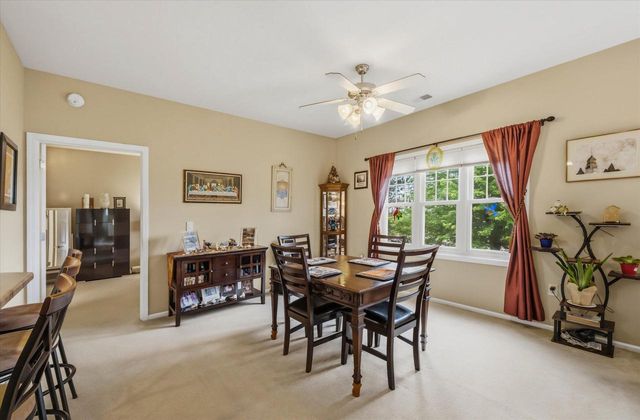 1724 New Port Vista DRIVE, Grafton, WI 53024