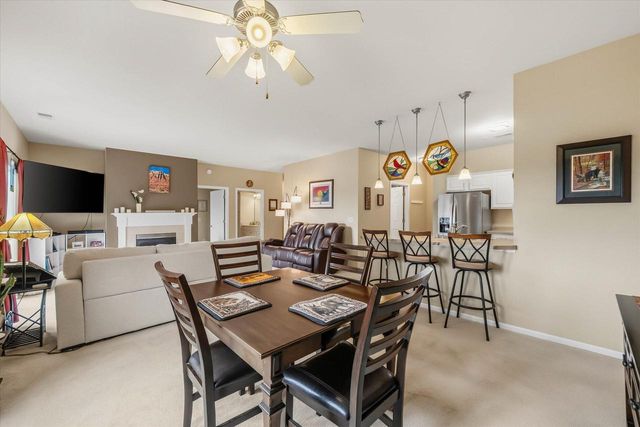 1724 New Port Vista DRIVE, Grafton, WI 53024