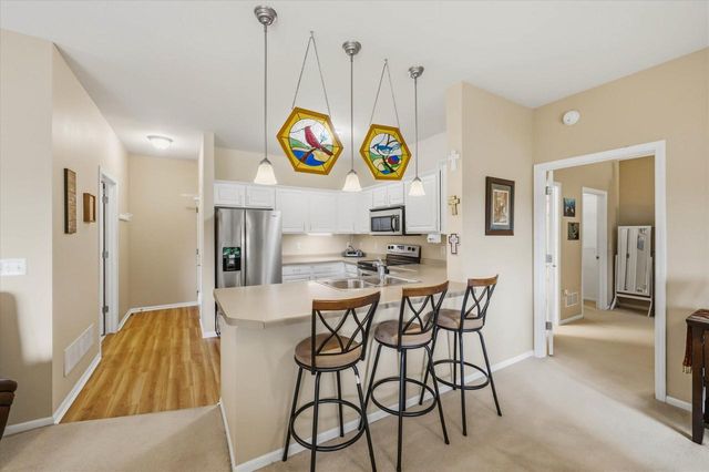 1724 New Port Vista DRIVE, Grafton, WI 53024