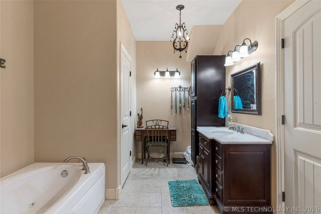 13559 E 463 Road, Claremore, OK 74017