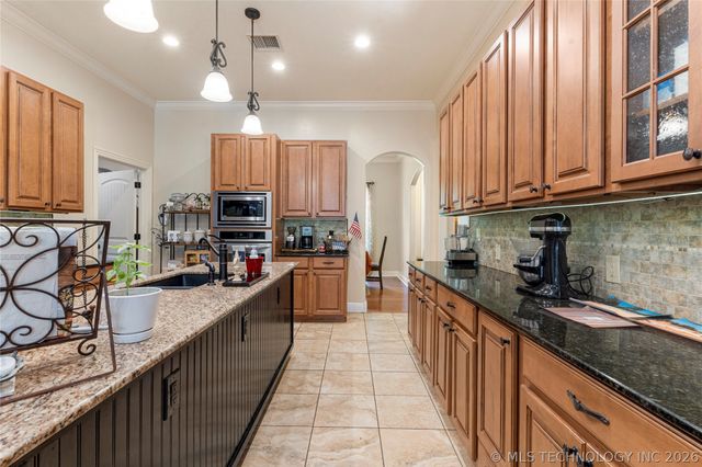 13559 E 463 Road, Claremore, OK 74017