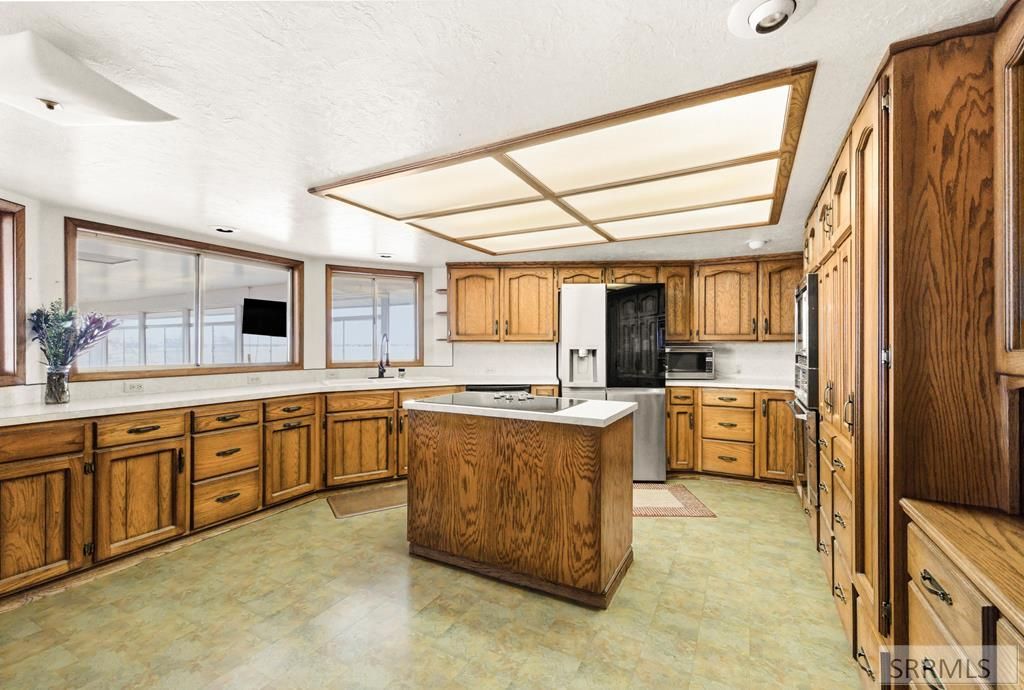 Image 12 of property listing at 1251 W Hwy 39, Blackfoot, ID 83221