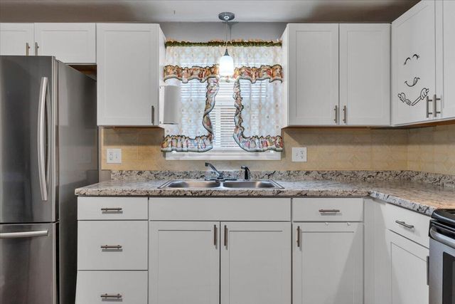 3648 Yellow Mountain RD SE, Roanoke, VA 24014
