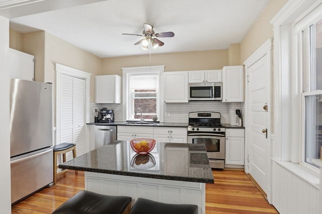 1896 Beacon St PH3, Brookline, MA 02445