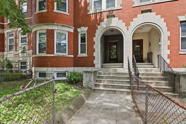 1896 Beacon St PH3, Brookline, MA 02445