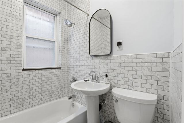 1896 Beacon St PH3, Brookline, MA 02445