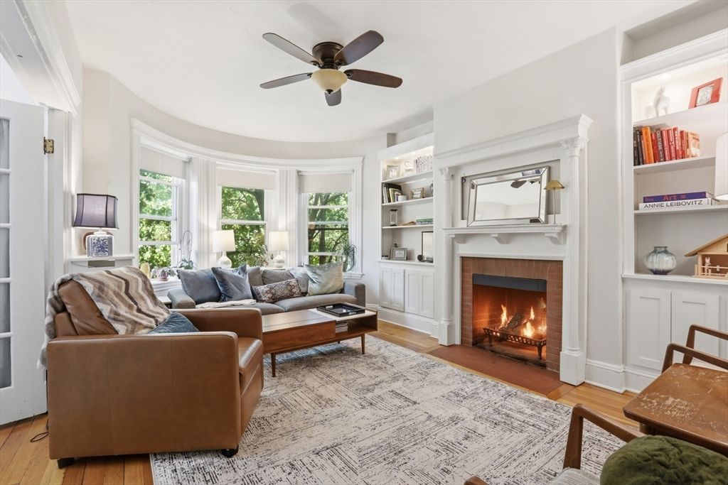 1896 Beacon St PH3, Brookline, MA 02445
