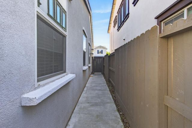 8193 Ryland Dr, El Dorado Hills, CA 95762