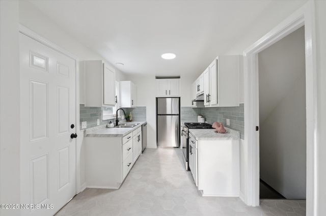 2736 Northwood Avenue, Toledo, OH 43606