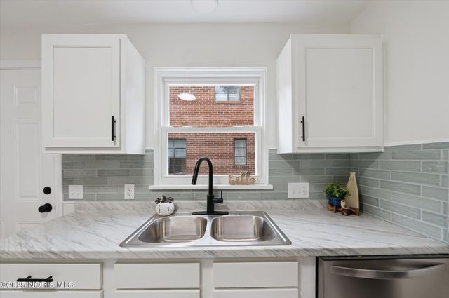 2736 Northwood Avenue, Toledo, OH 43606