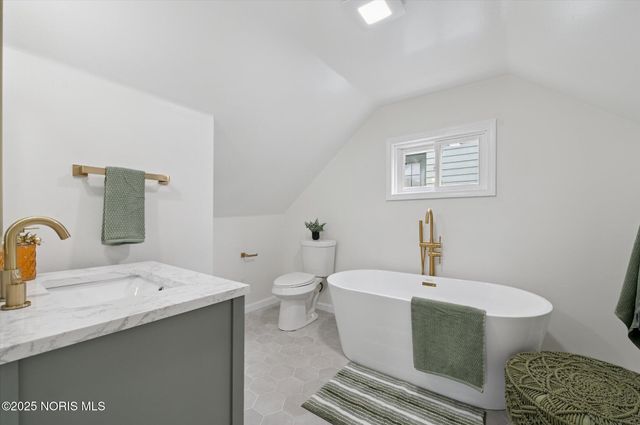 2736 Northwood Avenue, Toledo, OH 43606