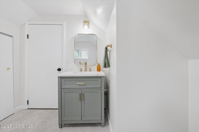 2736 Northwood Avenue, Toledo, OH 43606