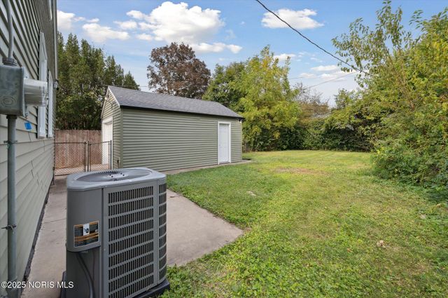 2736 Northwood Avenue, Toledo, OH 43606