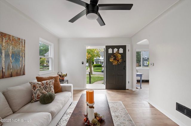 2736 Northwood Avenue, Toledo, OH 43606