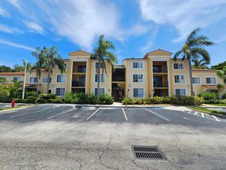 140 Yacht Club Way 305, Hypoluxo, FL 33462