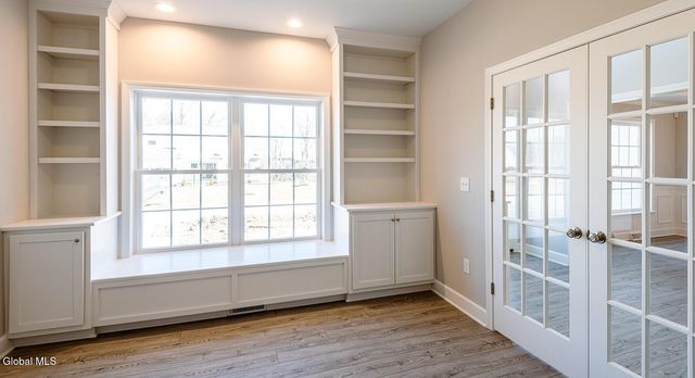 3 Stone Creek Drive, East Greenbush, NY 12061