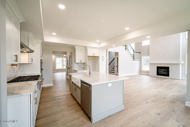 3 Stone Creek Drive, East Greenbush, NY 12061