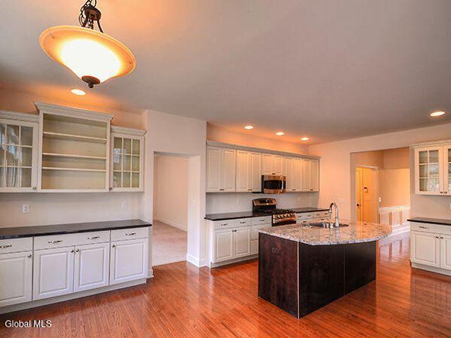 3 Stone Creek Drive, East Greenbush, NY 12061