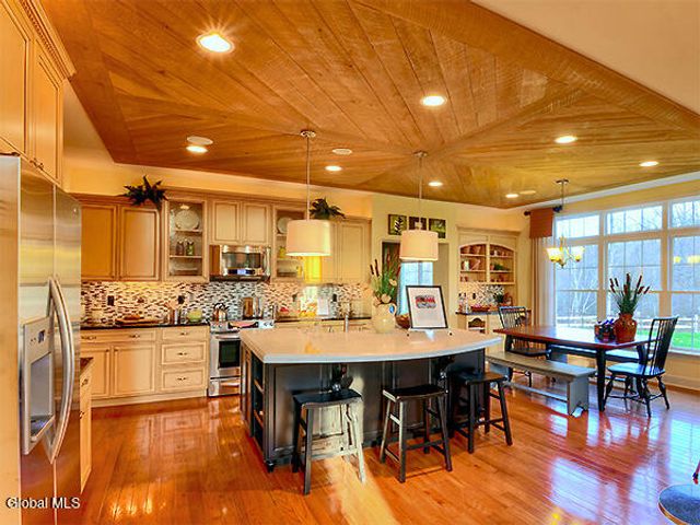 3 Stone Creek Drive, East Greenbush, NY 12061