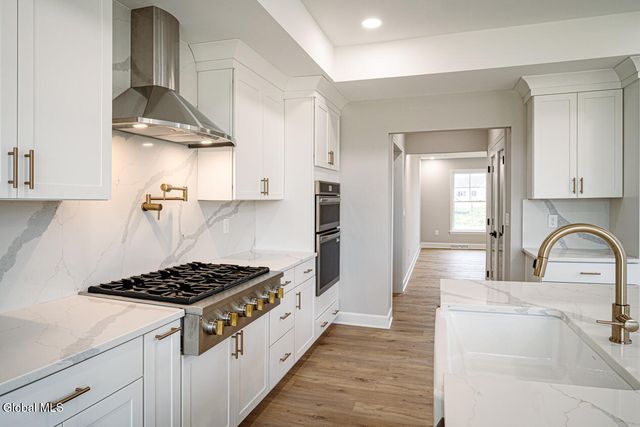 3 Stone Creek Drive, East Greenbush, NY 12061