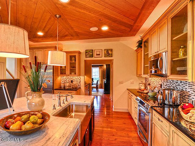 3 Stone Creek Drive, East Greenbush, NY 12061