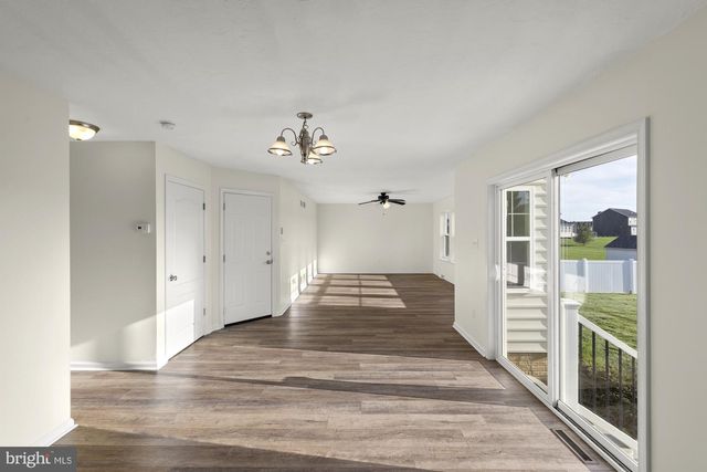 320 FRIENDLY DR, Hanover, PA 17331