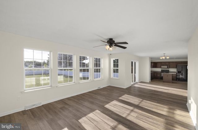 320 FRIENDLY DR, Hanover, PA 17331