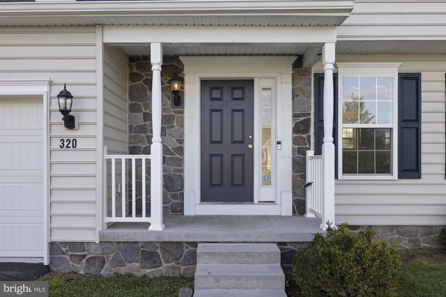 320 FRIENDLY DR, Hanover, PA 17331