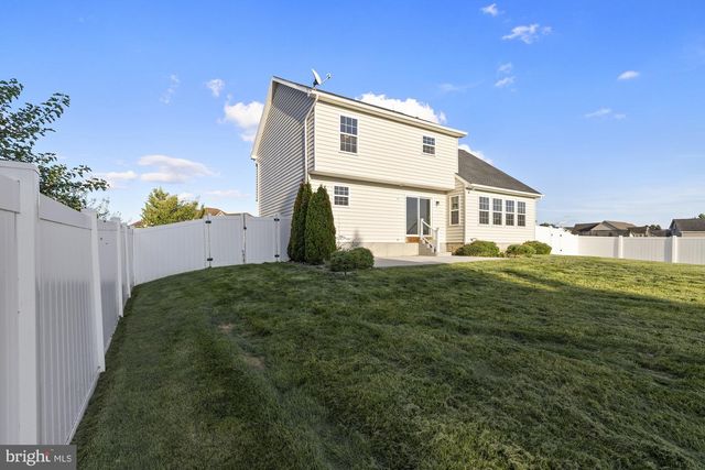 320 FRIENDLY DR, Hanover, PA 17331