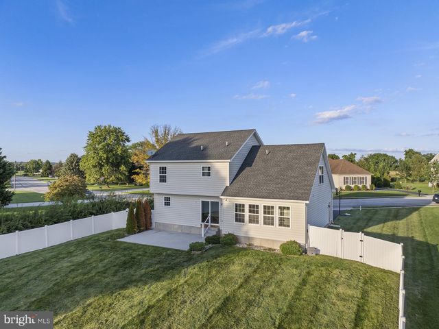 320 FRIENDLY DR, Hanover, PA 17331