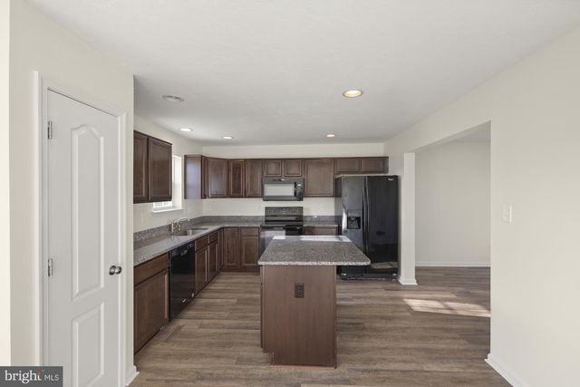 320 FRIENDLY DR, Hanover, PA 17331
