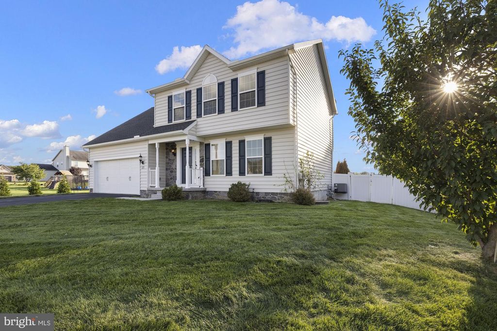 320 FRIENDLY DR, Hanover, PA 17331