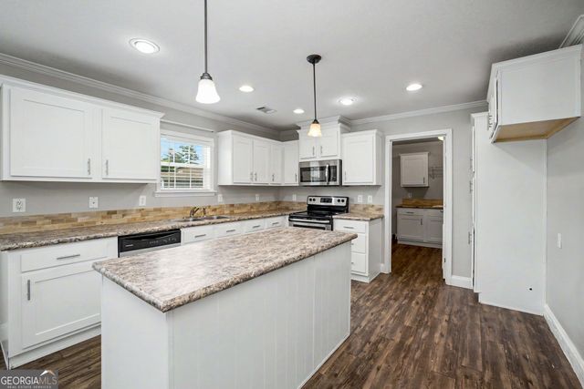 29 Meadow View Street, Newnan, GA 30263