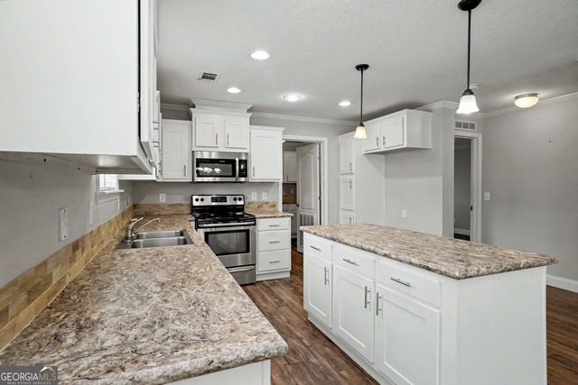 29 Meadow View Street, Newnan, GA 30263