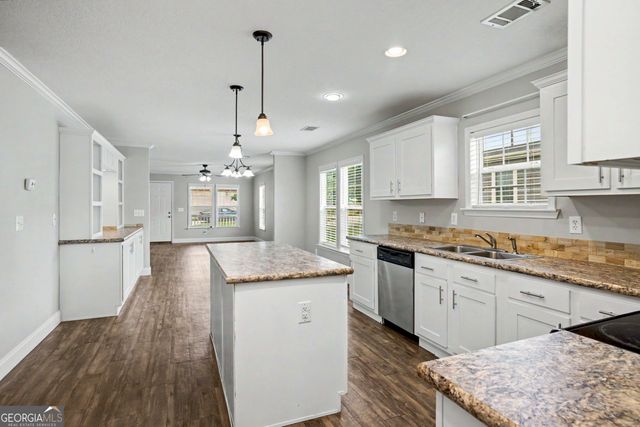 29 Meadow View Street, Newnan, GA 30263