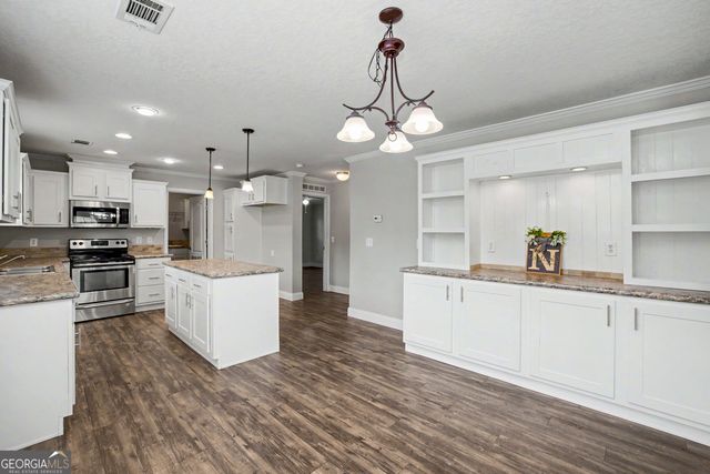 29 Meadow View Street, Newnan, GA 30263
