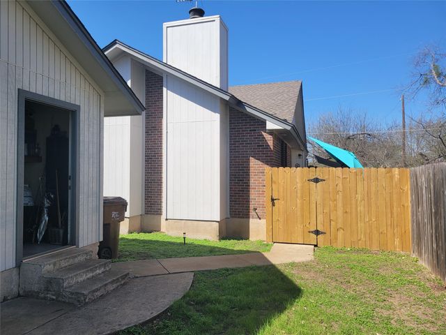 1804 Rawhide DR, Round Rock, TX 78681