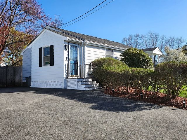 10 Violet Rd, Peabody, MA 01960