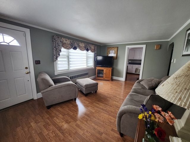 10 Violet Rd, Peabody, MA 01960