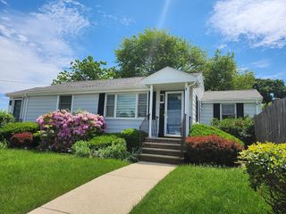 10 Violet Rd, Peabody, MA 01960