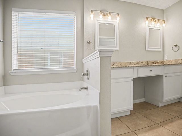 636 Dover Heights Trail, Mansfield, TX 76063