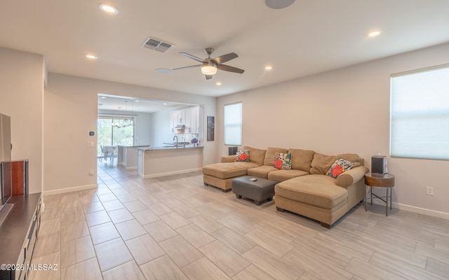 13755 E Silver Pine Trail, Vail, AZ 85641