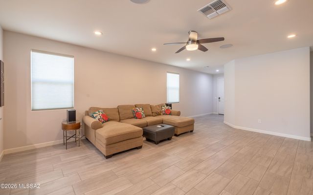 13755 E Silver Pine Trail, Vail, AZ 85641